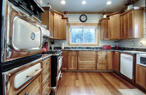 Saint Mary's House | Lake Front Log Home, Amazing Mountain Views, Private Fishing and Canoeing