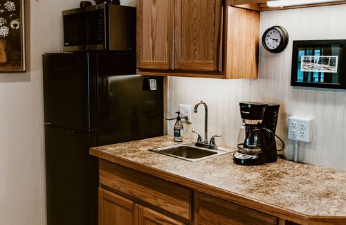 White Cloud Apartment | Lake Front Rustic Suite Rental