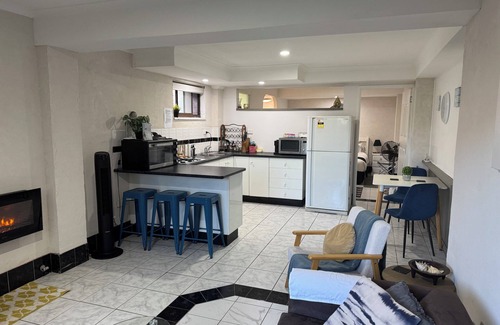 Gorokan Apartment | Lake Haven Escape.90 minute drive north of Sydney, *Pet Friendly*