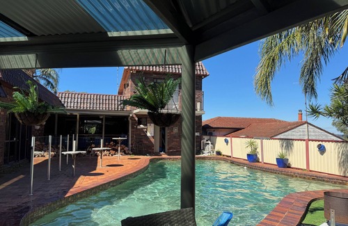 Gorokan Apartment | Lake Haven Escape.90 minute drive north of Sydney, *Pet Friendly*