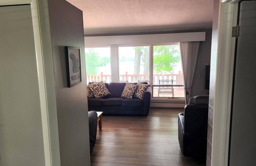 Coldwater House | Lake Home Rental Pontoon Optional