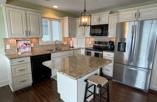 Rockford Cottage | Lake House - Bostwick Lake - Summer 2025 - Fully Furnished