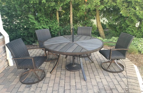 Hartford House | Lake House minutes to Erin Hills Golf Course, Holy Hill and Ice Age Trail