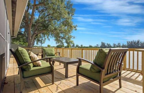 Davie House | Lake House Unit 1 By Pmi
