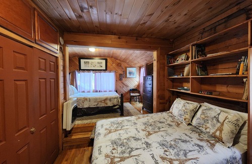 Richfield Springs Cabin | Lake House