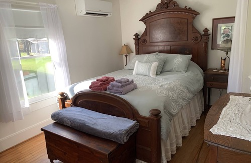 Nebo Other | Lake James Historic Couple's Retreat 10 mins from Lake James, on Wine Circuit
