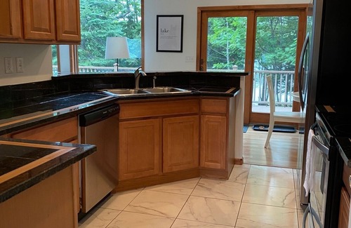 Mohawk Cabin | Lake Medora waterfront retreat 4.5 miles from Copper Harbor!
