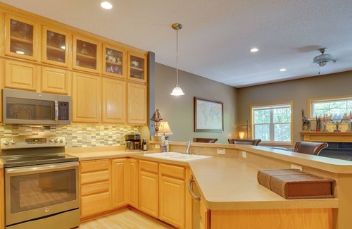 Navarre House | Lake Minnetonka Area Townhome < 1 Mi to Boat Ramp!
