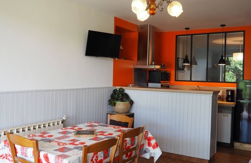 Villefranche-de-Panat Apartment | Lake & Nature – Cosy apartment 100m from Villefranche-de-Panat lake, authentic Aveyron stay