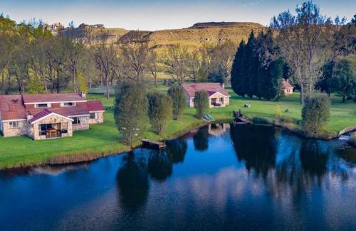 Drakensberg Gardens Resort | Lake Naverone Holiday Cottages