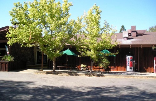 Oregon House Resort | Lake of the Springs Camping Resort Cabin 4