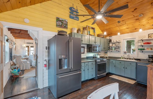 Sandy Creek House | Lake Ontario: 3 bedrooms, 1.5 baths, water view, fishing, fire pit, pet-friendly