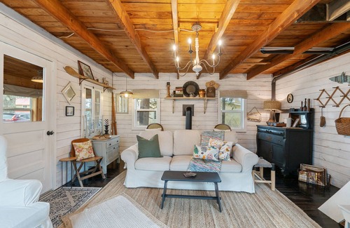 Sandy Creek House | Lake Ontario: 3 bedrooms, 1.5 baths, water view, fishing, fire pit, pet-friendly