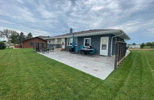 Hamlin County Cabin | Lake Poinsett Home, Large Lakeside Yard & Patio, Great Lake View!