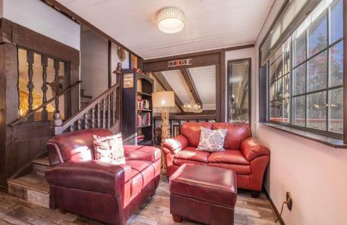 Big Bear Lake House | Lake Pointe Cabin with game room, den, and back deck