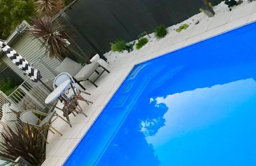 Carey Bay Apartment | Lake Retreat & Pool Carey Bay