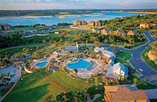 Northshore On Lake Travis Villa | Lake Side Villa, Infinity Pool, Jacuzzi, Pickle Ball & Winery