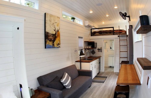 Madras House | Lake Simtustus Resort Juniper Hill Tiny Home #10 - Hot Tub