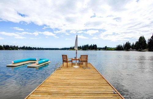 Fort Lewis House | Lake Spanaway Retreat Home with Private Beach!