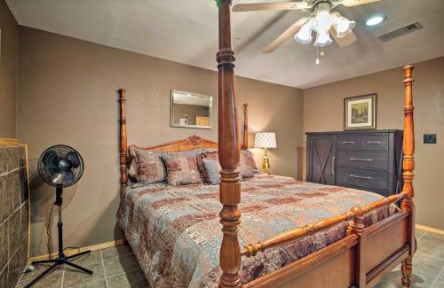 Pottsboro House | Lake Texoma Cabin - 1 Mi to Park and Boat Ramp!