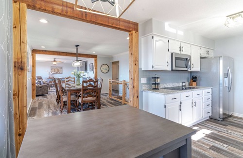 Lakeview House | Lake Therapy- Best views of Bull Shoals Lake/White River area!