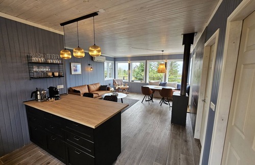 Veidilundur Cottage | Lake Þingvellir Cottage