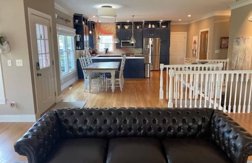 Culver House | Lake Town Retreat Near CMA/CGA