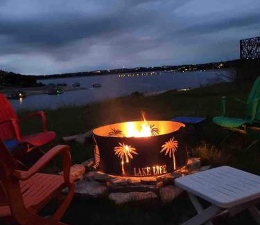 Waterford On Lake Travis House | Lake Travis Lakefront Retreat - Hot tub - Boat Ramp - Lakeside Parks
