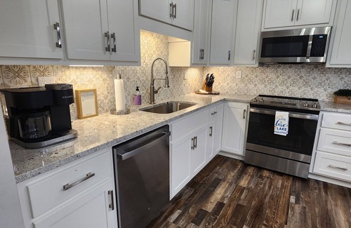 Samantha House | Lake Tuscaloosa Home w/Amazing Views! Treasure Island Getaway
