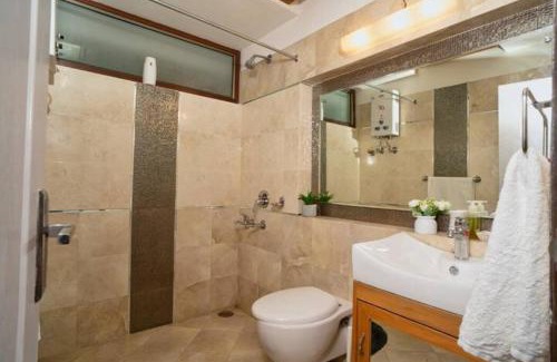 Mallital House | Lake View 2BHK close to Mall Road l Bay Breeze