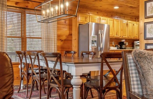 Necowa Cove Cabin | *Lake View Lodge* Family~$Views~Arcade~HotTub