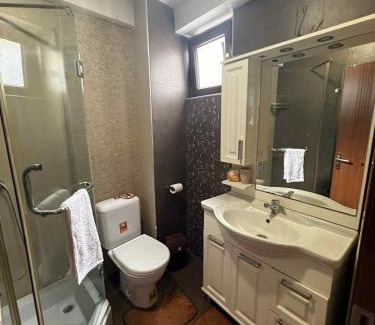 Varosh Apartment | Lake View, Old Town, Balcony, Family & Couples APT