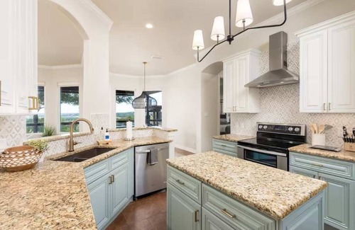 Fischer House | Lake Views| Fire Pit| Detached Apartment