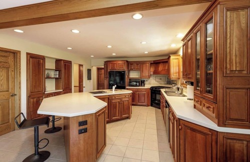 The Galena Territory House | Lake views! Hot tub! Family & pet friendly!