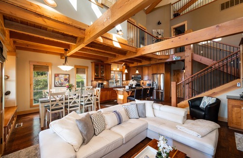 Bellingham House | Lake Whatcom Water Front/3 Acres/Kayak/Boards/Wood Fireplace