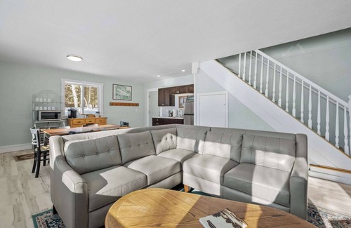 Moultonborough House | Lake Winnipesaukee Kona Carriage House Retreat