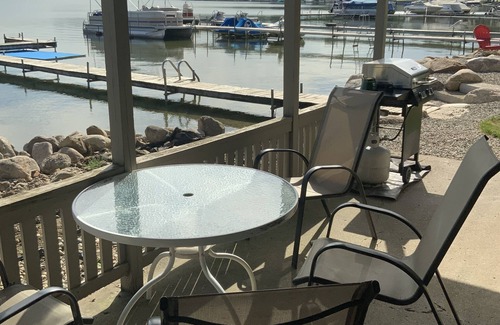 Manitou Beach-Devils Lake Cottage | Lakefront Family Retreat-Great set up for multi generational families