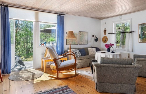 Saffle Municipality Cottage | Lakefront 2-bedroom remote cottage (Lake Vänern)