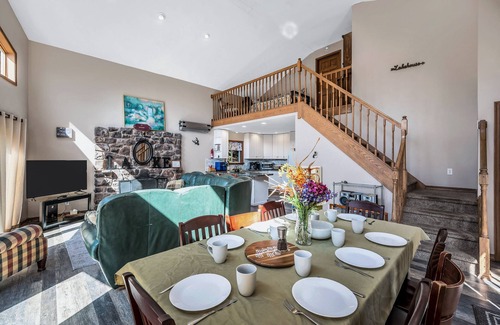 Lake Harmony House | Lakefront, 2 Houses 2 Hot Tubs, Pool Table, 60 Game Arcade, Fishing, Near Slopes