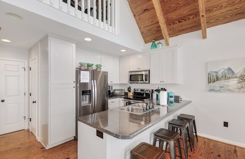 Seneca House | Lakefront 4BR home with sandy beach and big views! Private Dock, 15min Clemson