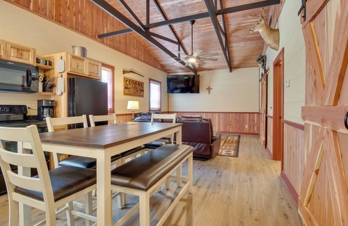 Oakland Cabin | Lakefront Bull Shoals Cabin Rental: Pets Welcome!