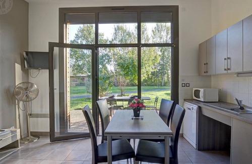 Veauchette Cottage | Lakefront Chalets: Comfort, Nature & Recreation - Pets Welcome, Spa, Outdoor Activities