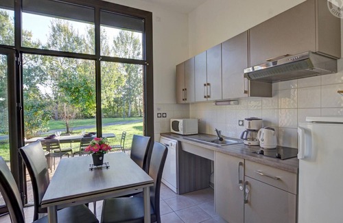 Veauchette Cottage | Lakefront Chalets: Comfort, Nature & Recreation - Pets Welcome, Spa, Outdoor Activities