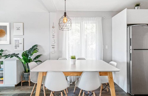 Port Weller House | Lakefront Cottage - Bright & Cozy w/Stunning View