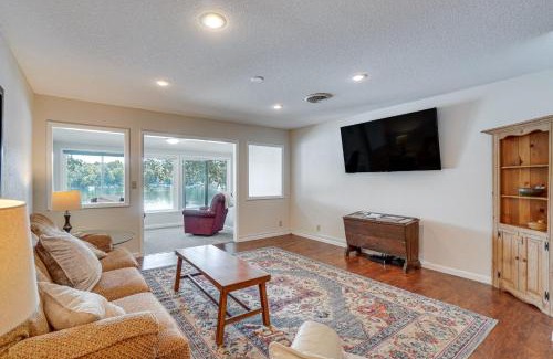 Fairfield Glade Apartment | Lakefront Crossville Condo - Fish, Boat and Golf!