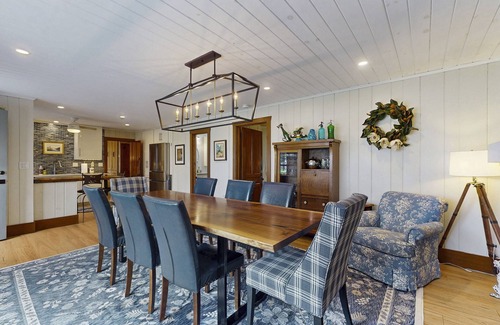 Isle La Motte House | Lakefront, dog-friendly house with amazing view, dock, 2 kayaks & canoe