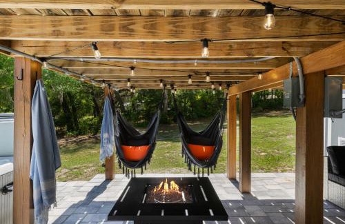 Putnam Hall House | Lakefront Escape-Hot Tub-FirePit-Rural Retreat