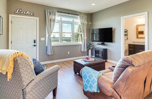 Dent House | Lakefront Gem Grills and Fire Pit in Dent