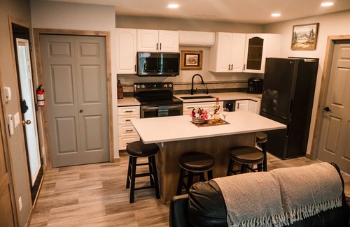 Christina Lake Cottage | Lakefront Hideaway w/beautiful views, quiet area, private lake access & dock!