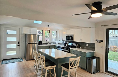 Salem Lakes House | Lakefront home-Beautiful views, private frontage/lake access